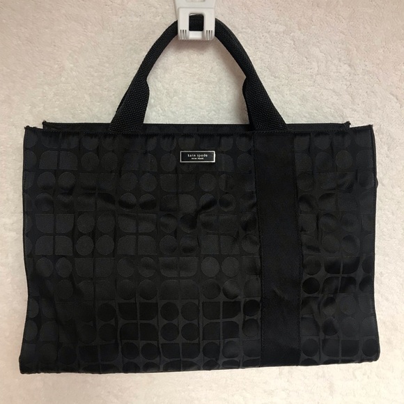 kate spade Handbags - Kate Spade tote bag comes with diaper pad